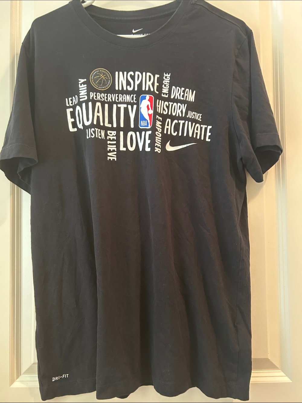 Nike NBA Dri-Fit Black Short-Sleeve 'Equality Love' Graphic Tee T-Shirt size L
